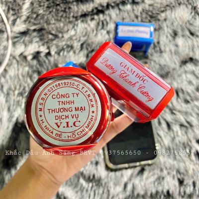 Dấu công ty - chức danh & tên